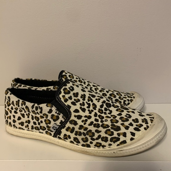 Tommy Bahama size 8 slip on leopard print shoes comfort canvas shoe - Picture 2 of 9